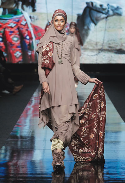 islamic-fashion-show-jakarta-indonesia.j